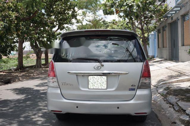 Toyota Innova 2011 - Bán ô tô Toyota Innova sản xuất 2011, màu bạc, giá chỉ 428 triệu