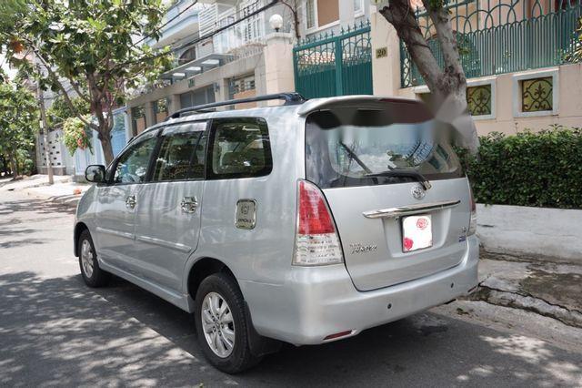 Toyota Innova 2011 - Bán ô tô Toyota Innova sản xuất 2011, màu bạc, giá chỉ 428 triệu