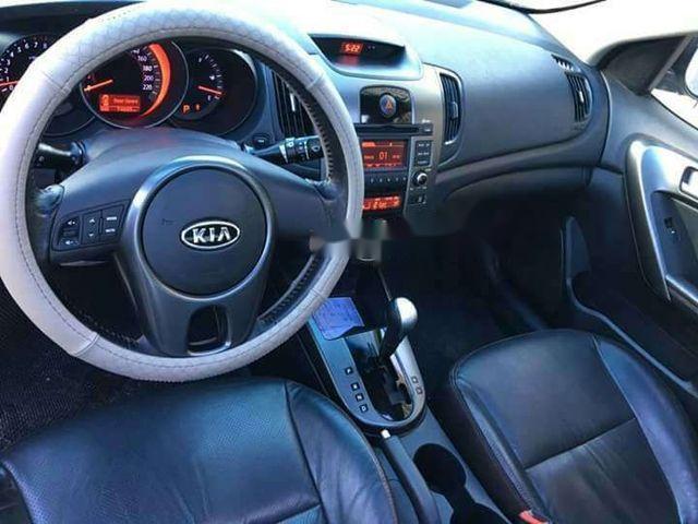 Kia Forte 2010 - Cần bán lại xe Kia Forte năm sản xuất 2010, màu bạc, giá tốt