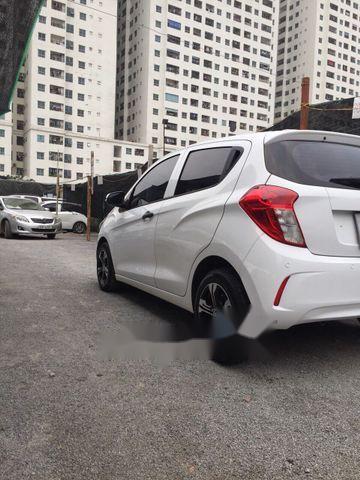 Chevrolet Spark 2017 - Cần bán xe Chevrolet Spark sản xuất 2017, màu trắng, xe nhập chính chủ, giá tốt