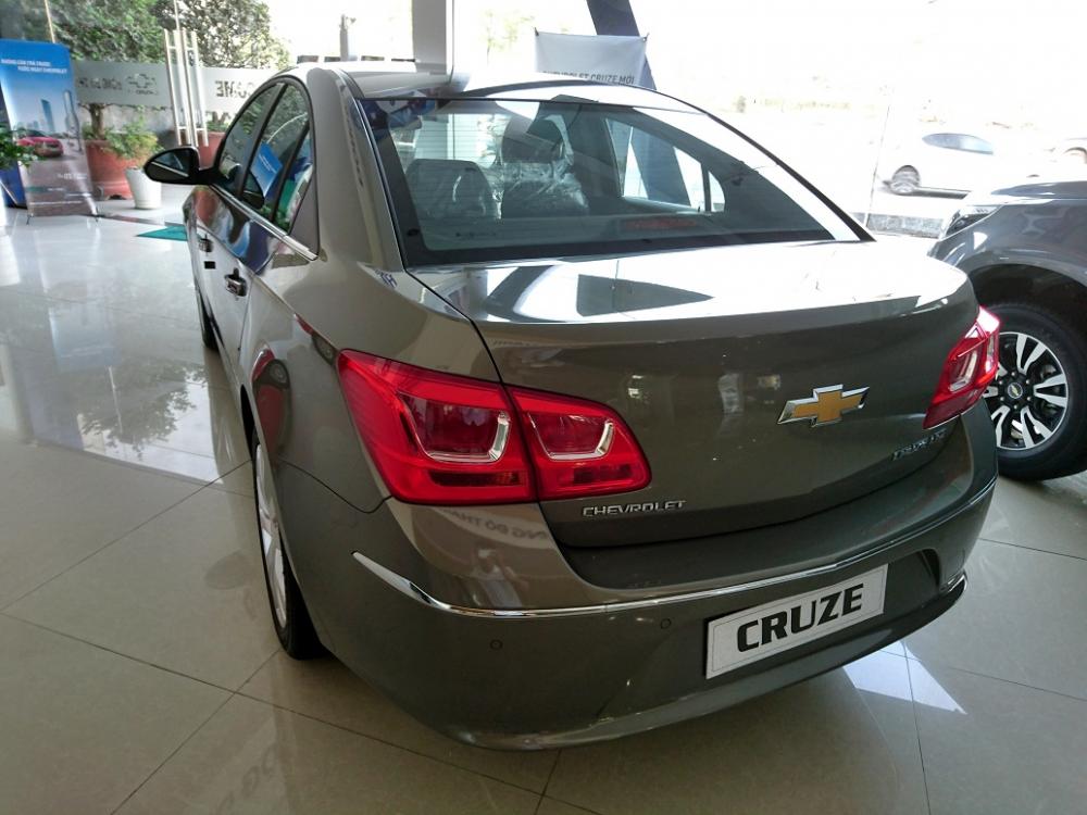 Chevrolet Cruze LTZ 2018 - Bán Chevrolet Cruze, xả hàng giá sốc trong tháng 5, Lh ngay để biết chi tiết