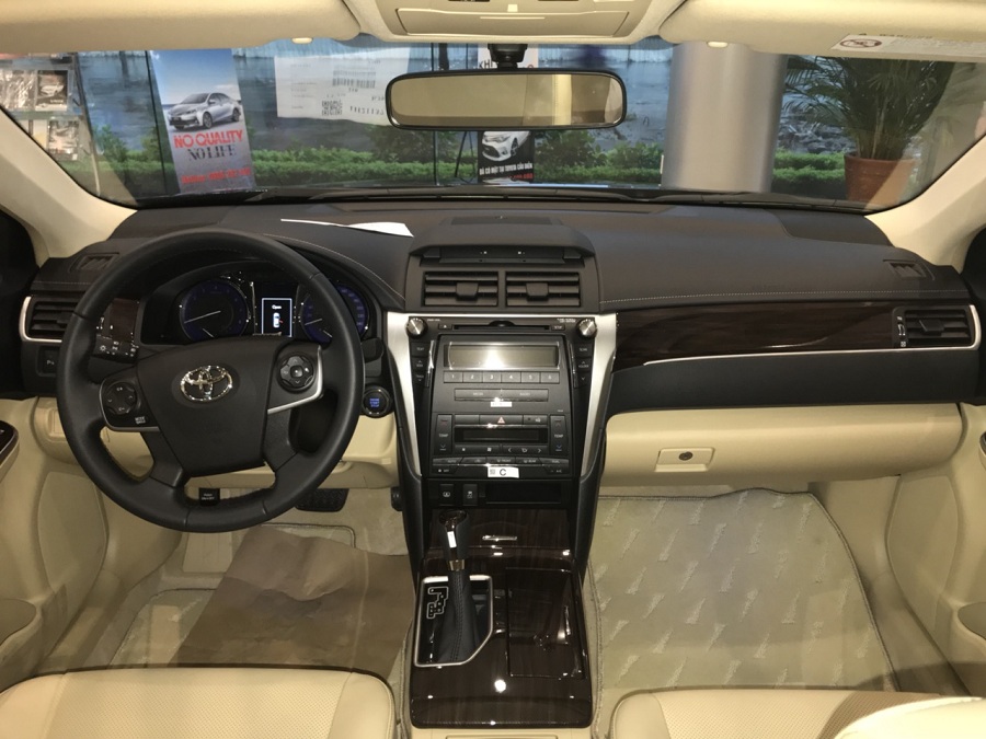 Toyota Camry 2.0E 2018 - Bán Camry 2.0E đen - Model 2018 - Ưu đãi lớn, trả góp 90%, nhận xe ngay. Hotline: 0989.16.8118