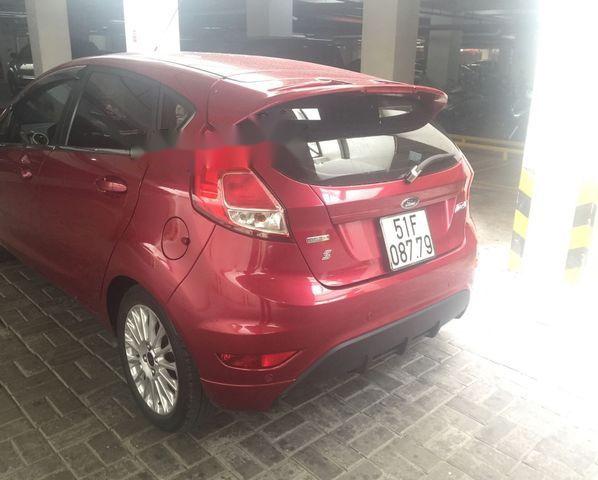 Ford Fiesta 2015 - Cần bán xe Ford Fiesta năm sản xuất 2015, màu đỏ như mới