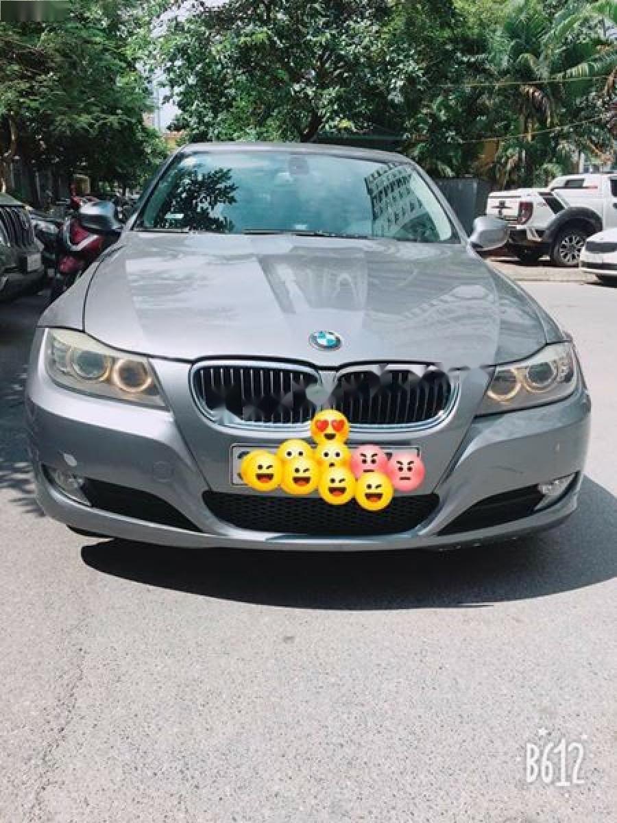 BMW 3 Series 320i 2010 - Cần bán BMW 3 Series 320i năm sản xuất 2010, màu xám, nhập khẩu chính chủ