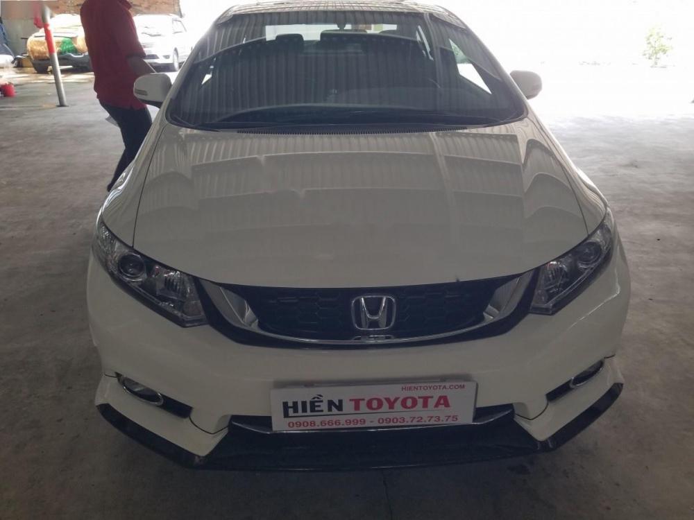 Honda Civic 2.0 2015 - Bán ô tô Honda Civic 2.0 sản xuất năm 2015, màu trắng, xe nhập xe gia đình, giá tốt