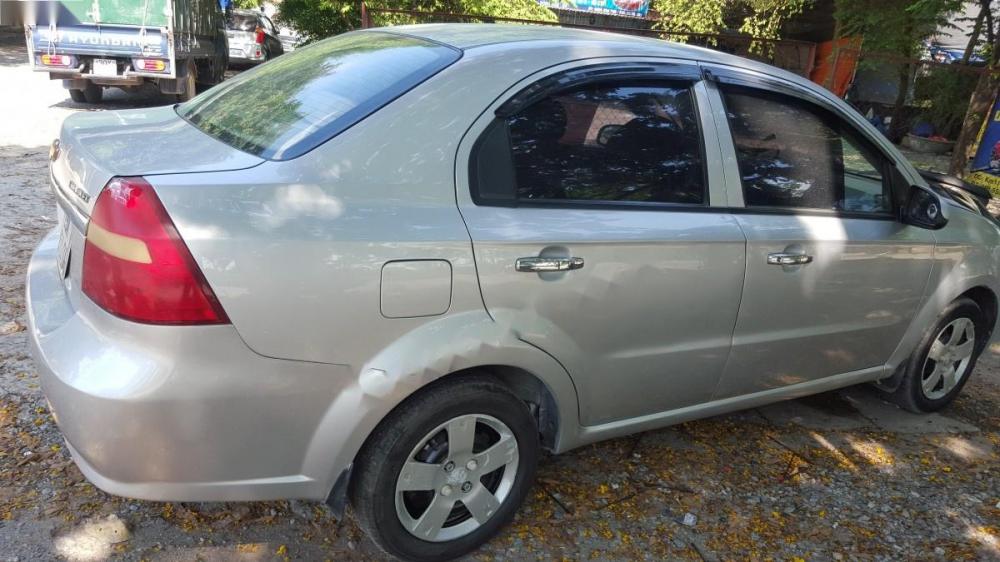 Chevrolet Aveo 1.5 MT 2011 - Bán Chevrolet Aveo 1.5 MT đời 2011, màu bạc chính chủ, giá chỉ 205 triệu