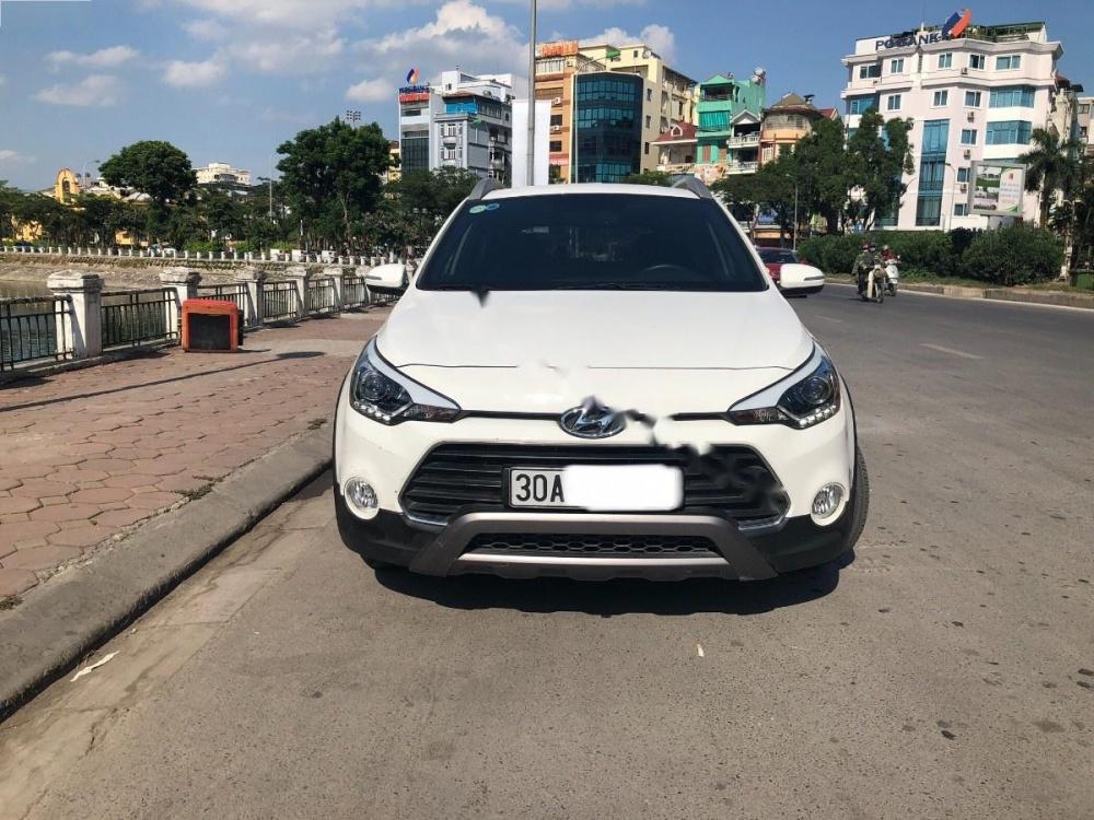 Hyundai VT260  1.4 AT 2016 - Cần bán Hyundai i20 Active 1.4 AT đời 2016, màu trắng, xe nhập chính chủ