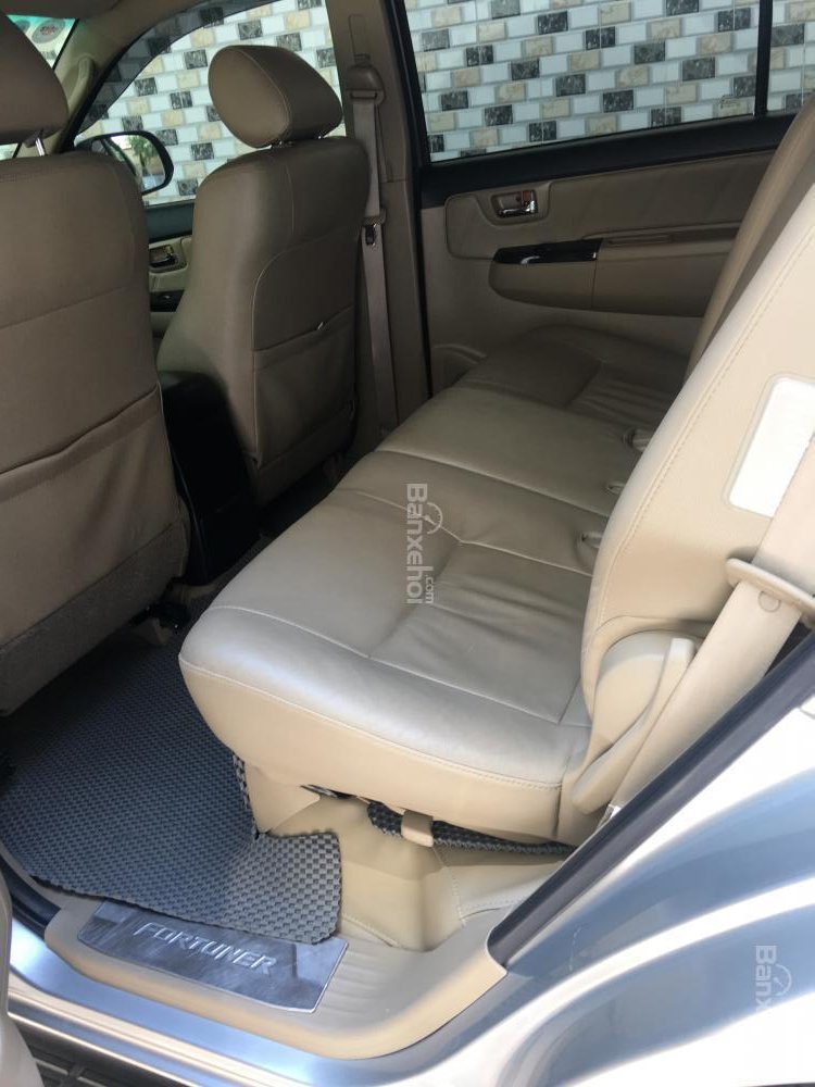 Toyota Fortuner V 2016 - Cần bán Toyota Fortuner V 2016, màu bạc