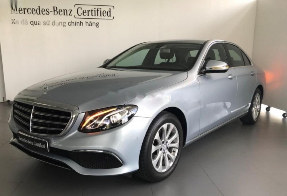 Mercedes-Benz E class E200 2016 - Bán xe Mercedes E200 sản xuất năm 2016, màu bạc