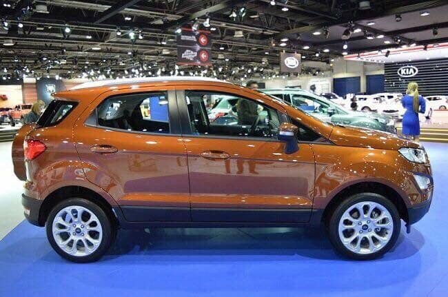 Ford EcoSport 1.5 titanium 2018 - Bán ô tô Ford EcoSport 1.5 titanium đời 2018, màu nâu lướt nhẹ như chưa lăn bánh