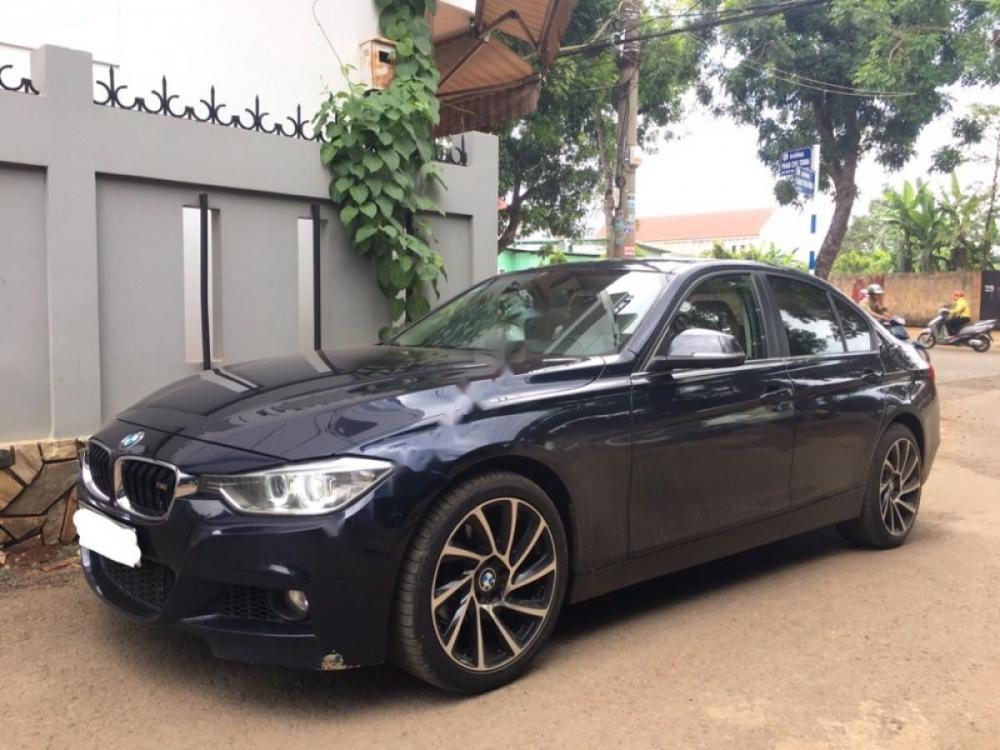 BMW 3 Series 320i 2012 - Bán BMW 3 Series 320i sản xuất 2012, xe nhập số tự động giá cạnh tranh