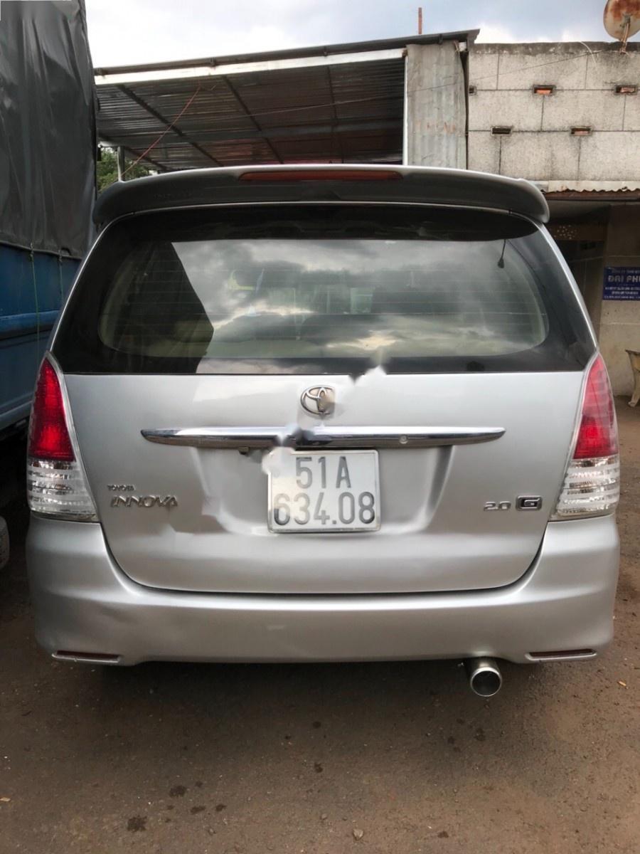 Toyota Innova J 2007 - Cần bán xe Toyota Innova J đời 2007, màu bạc