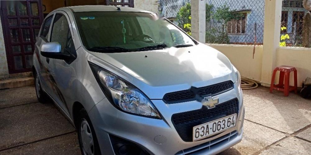 Chevrolet Spark 2017 - Cần bán Chevrolet Spark sản xuất năm 2017, màu bạc