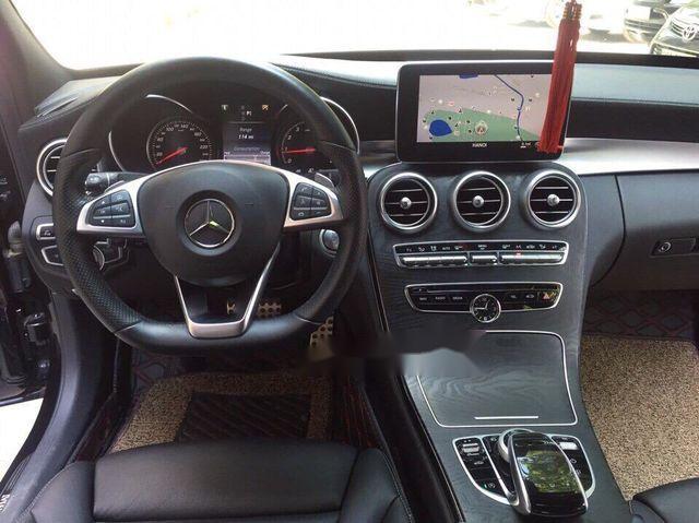 Mercedes-Benz C class 2016 - Cần bán lại xe Mercedes năm sản xuất 2016, màu đen xe gia đình