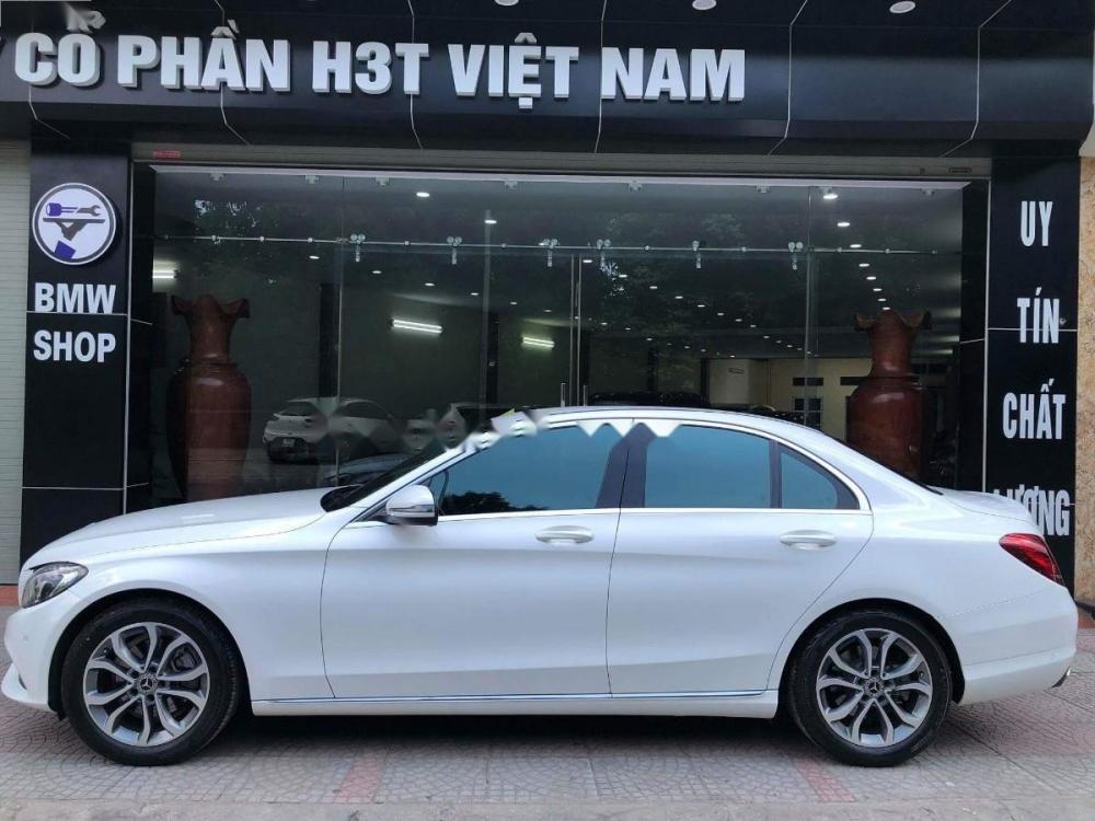 Mercedes-Benz C class C200 2017 - Bán Mercedes C200 2017, màu trắng