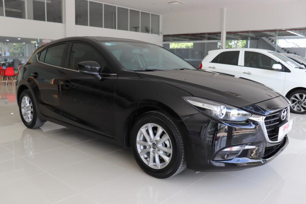 Mazda 3 1.5 2017 - Cần bán xe Mazda 3 1.5 sản xuất 2017, màu đen bản hatchback