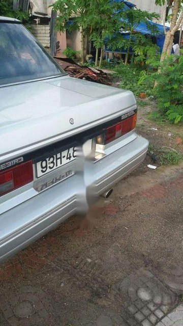 Nissan Bluebird 1990 - Cần bán lại xe Nissan Bluebird đời 1990, màu bạc