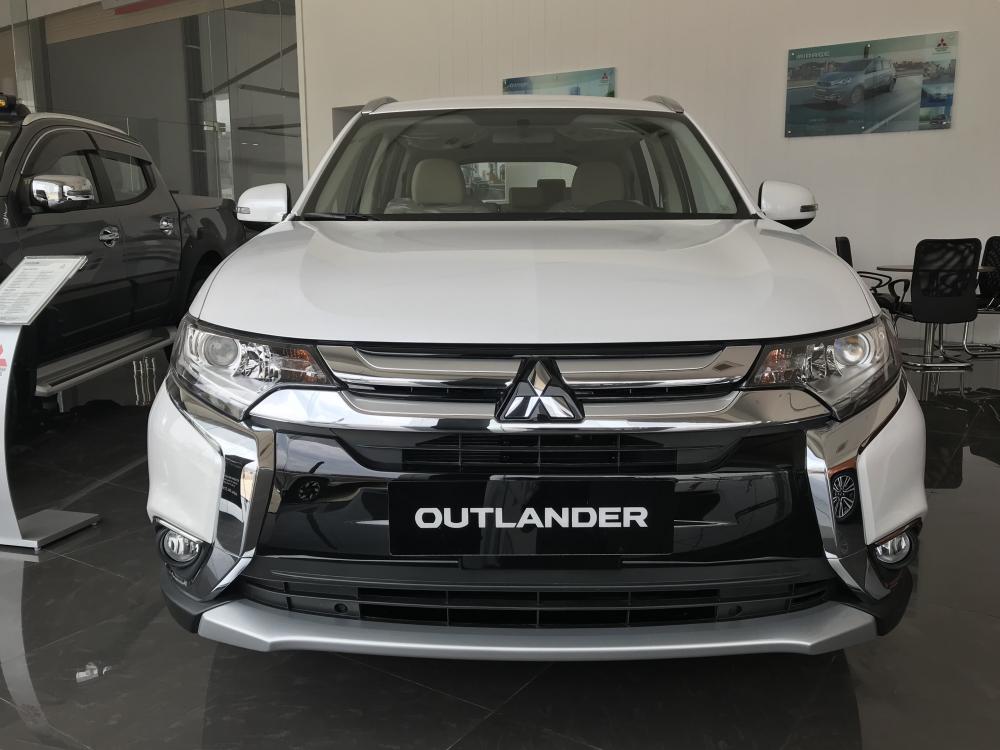 Mitsubishi Outlander 2.0 STD 2018 - Bán Mitsubishi Outlander 2.0 STD 808 triệu, hỗ trợ giá tốt nhất Hà Nội