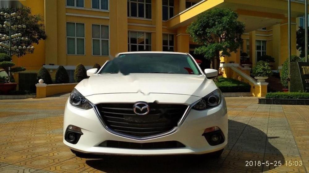 Mazda 3 1.5 AT 2017 - Cần bán gấp Mazda 3 1.5 AT sản xuất 2017, màu trắng, 650 triệu