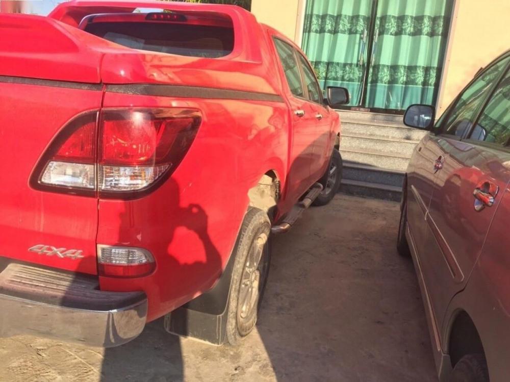 Mazda BT 50 2.2L 4x4 MT 2016 - Cần bán gấp Mazda BT 50 2.2L 4x4 MT sản xuất 2016, màu đỏ, nhập khẩu nguyên chiếc giá cạnh tranh