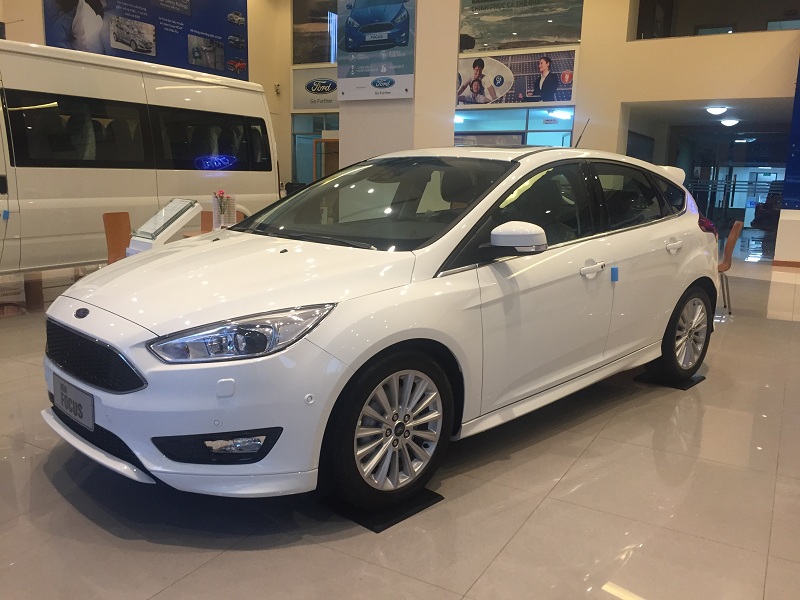 Ford Focus 2018 - Bán Ford Focus 2018 - quà tặng tiền mặt kèm phụ kiện full theo xe. Alo em Tuấn Anh 096 69 379 89