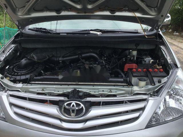 Toyota Innova 2009 - Bán xe Toyota Innova 2009, màu bạc 