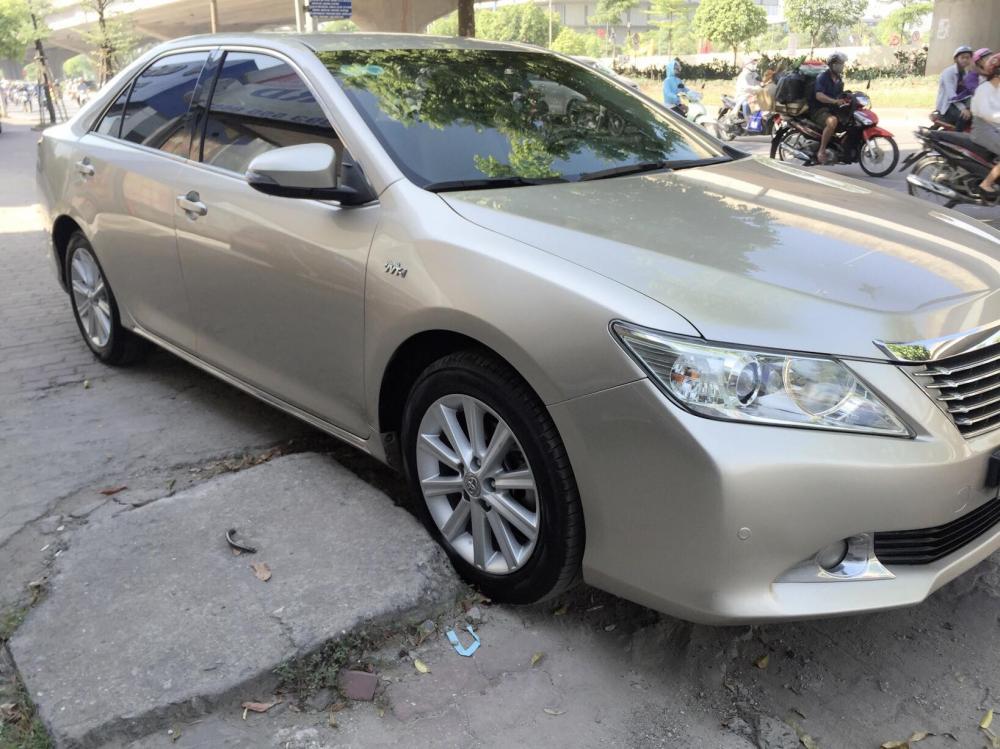 Toyota Camry 2.5G 2014 - Bán gấp Camry 2.5G 2014 xe đẹp xuất sắc