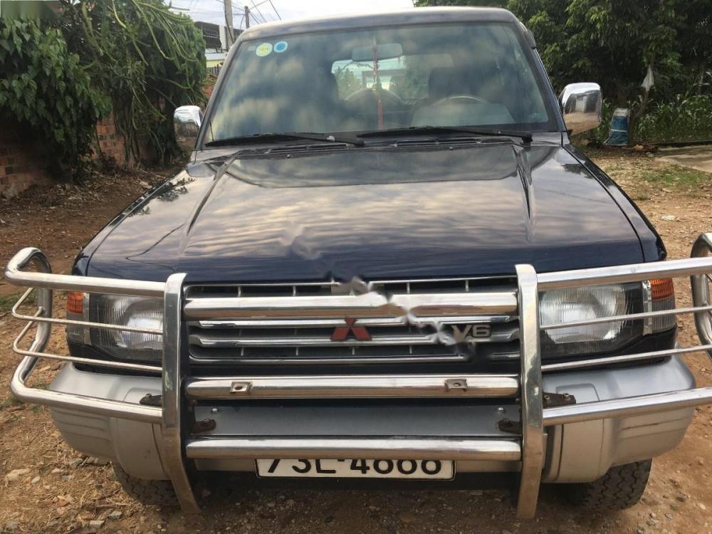 Mitsubishi Pajero 2004 - Cần bán xe Mitsubishi Pajero 2004, màu xanh lam, nhập khẩu giá cạnh tranh