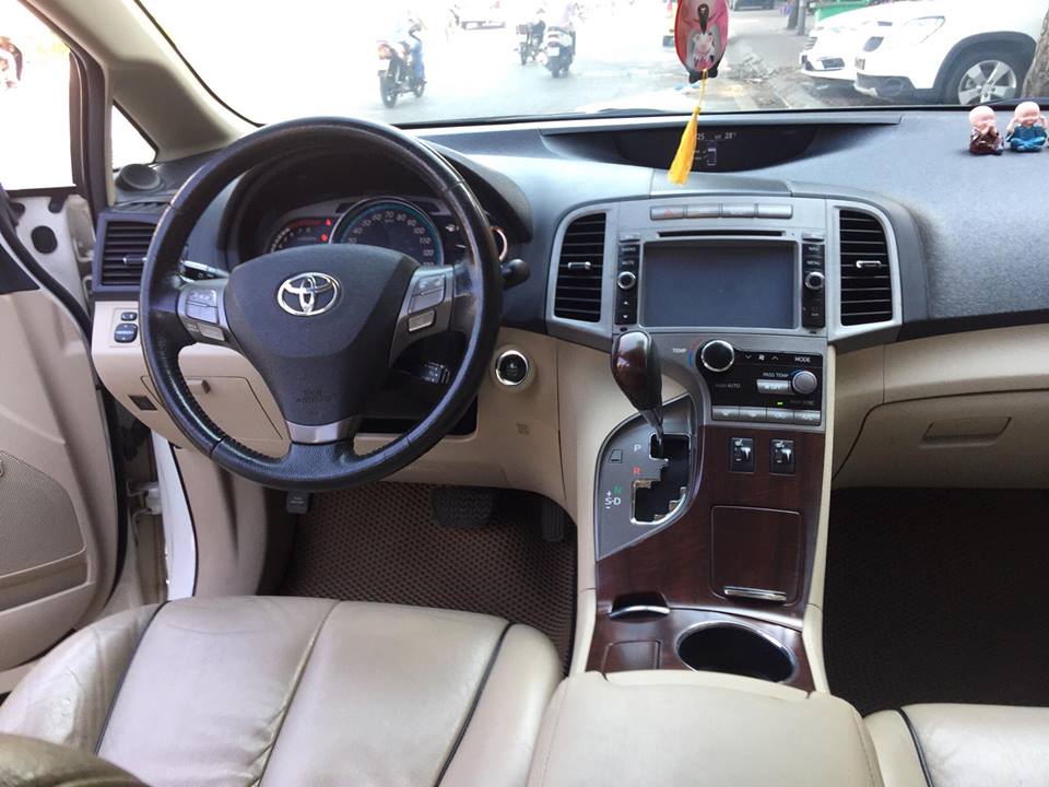 Toyota Venza  2.7 AT 2010 - Bán Toyota Venza 2.7 AT đời 2010, màu trắng, xe nhập, 845tr