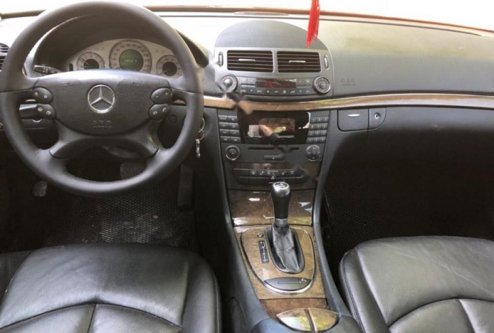 Mercedes-Benz E class Kompressor 2007 - Cần bán Mercedes Kompressor năm sản xuất 2007, màu đen