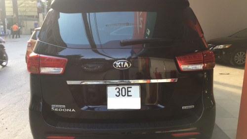 Kia Sedona  2.2L AT  2016 - Bán Kia Sedona 2.2L AT 2016, màu đen