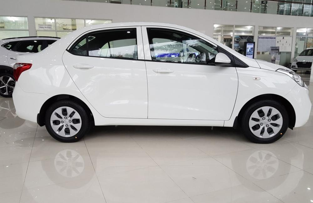 Hyundai Grand i10 1.2 AT 2018 - Bán xe Hyundai Grand i10 đời 2018, màu trắng, nhập khẩu nguyên chiếc, giá tốt