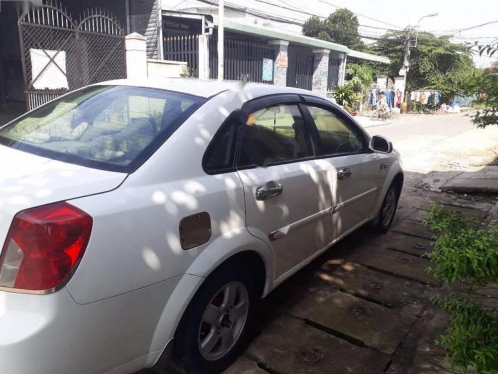 Daewoo Lacetti 2008 - Cần bán xe Daewoo Lacetti đời 2008, màu trắng giá cạnh tranh