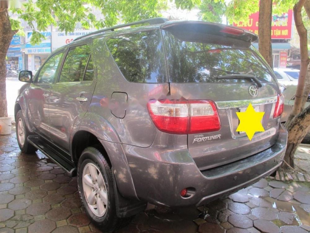 Toyota Fortuner 2.7V 4x4 AT 2010 - Cần bán lại xe Toyota Fortuner 2.7V sản xuất năm 2010, màu xám