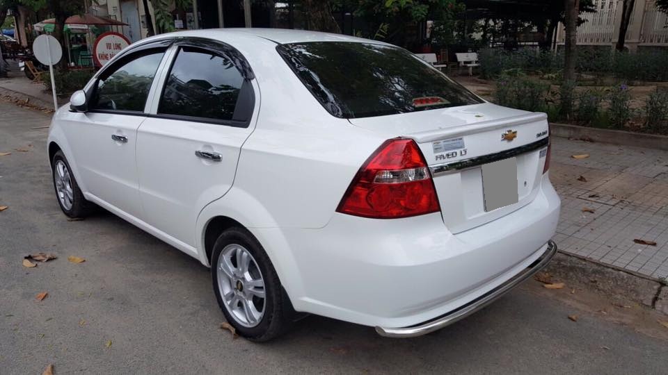 Chevrolet Aveo LT 2017 - Bán xe Chevrolet Aveo LT 2017 màu trắng