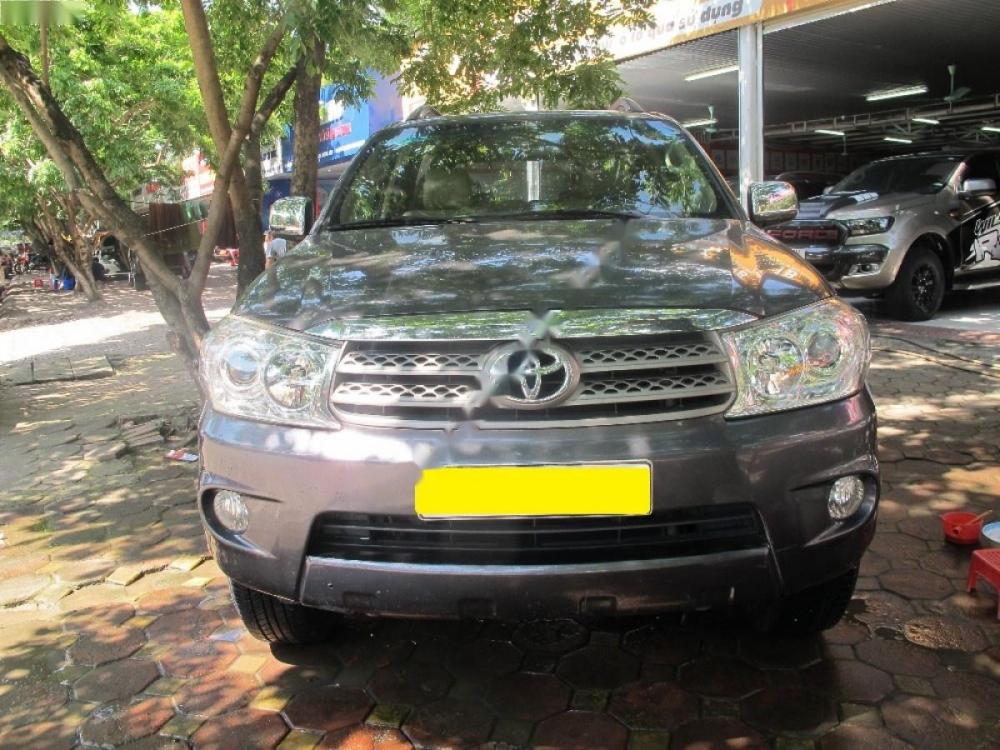 Toyota Fortuner 2.7V 4x4 AT 2010 - Cần bán lại xe Toyota Fortuner 2.7V sản xuất năm 2010, màu xám