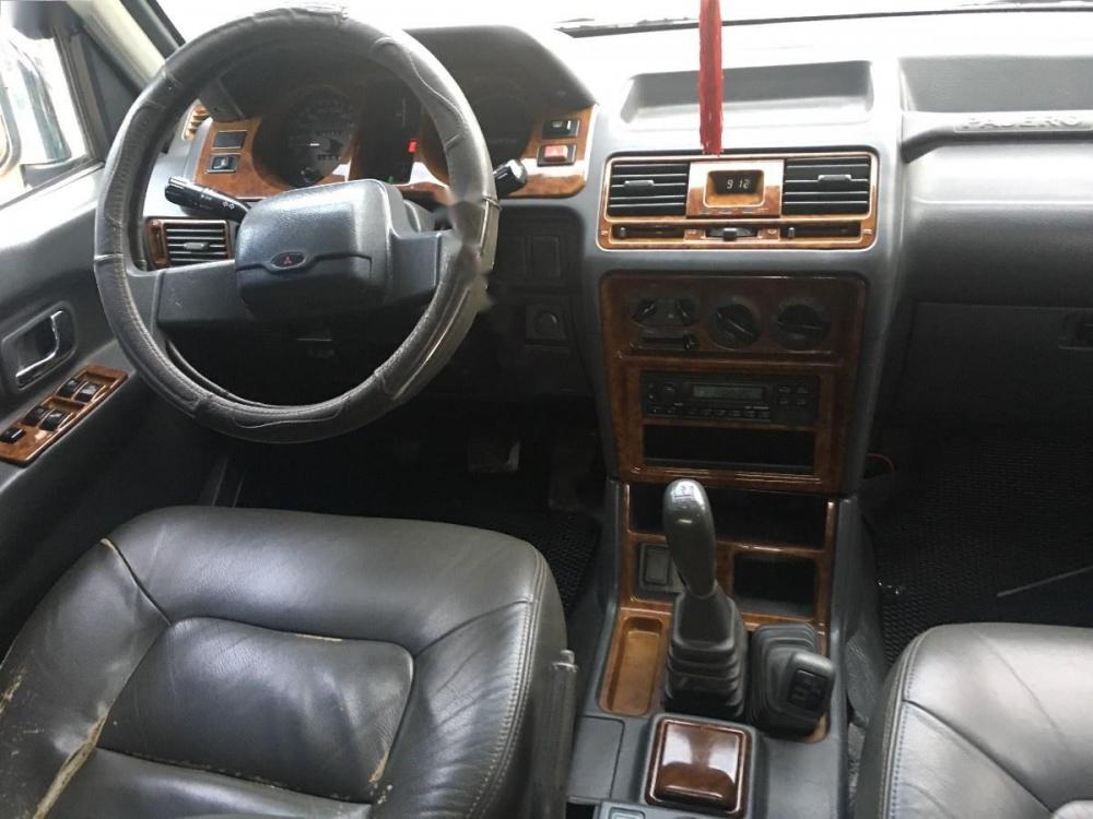 Mitsubishi Pajero 2004 - Cần bán xe Mitsubishi Pajero 2004, màu xanh lam, nhập khẩu giá cạnh tranh