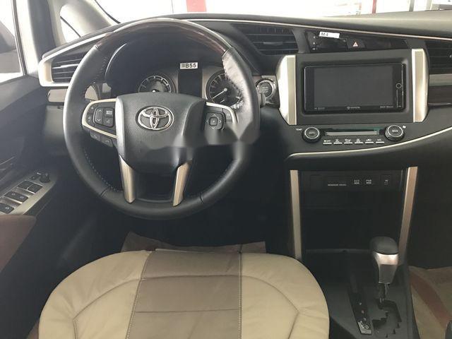 Toyota Innova  2.0V   2018 - Bán xe Toyota Innova 2.0V 2018, màu bạc