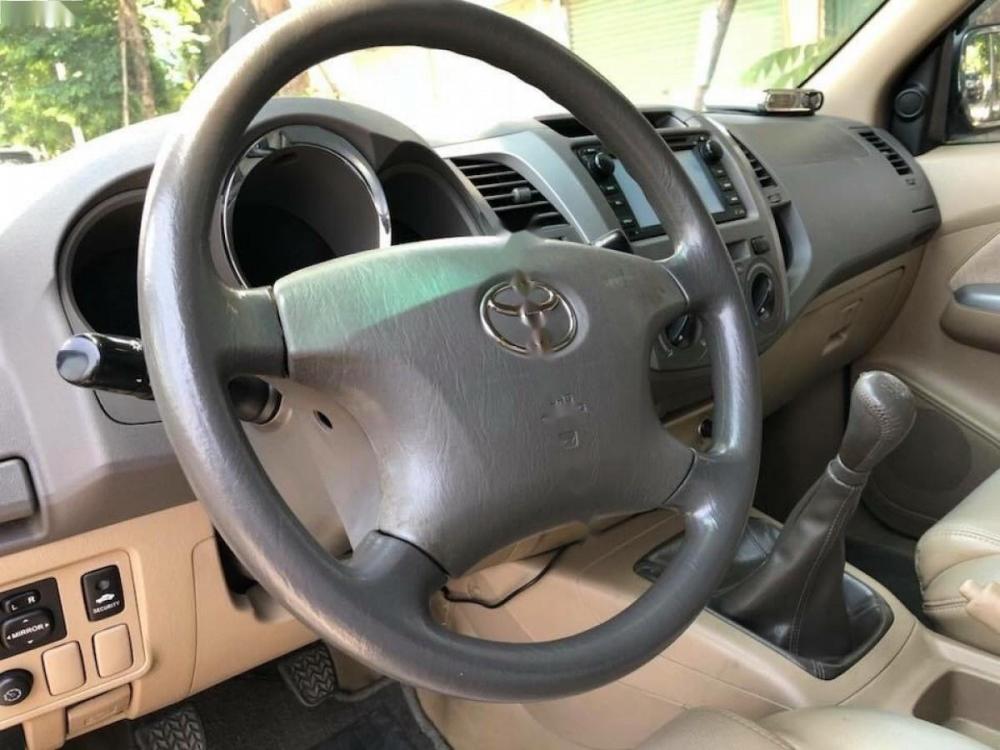 Toyota Fortuner 2.5G 2010 - Cần bán lại xe Toyota Fortuner 2.5G năm sản xuất 2010, màu xám giá cạnh tranh