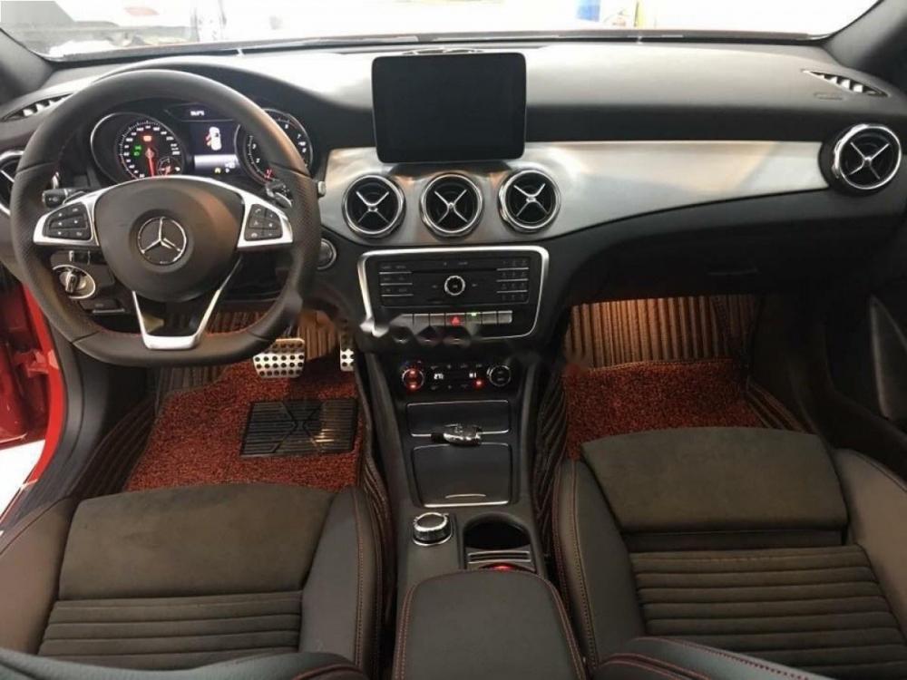 Mercedes-Benz GLA-Class GLA   250 4Matic 2017 - Bán xe Mercedes GLA   250 4Matic đời 2017, màu đỏ