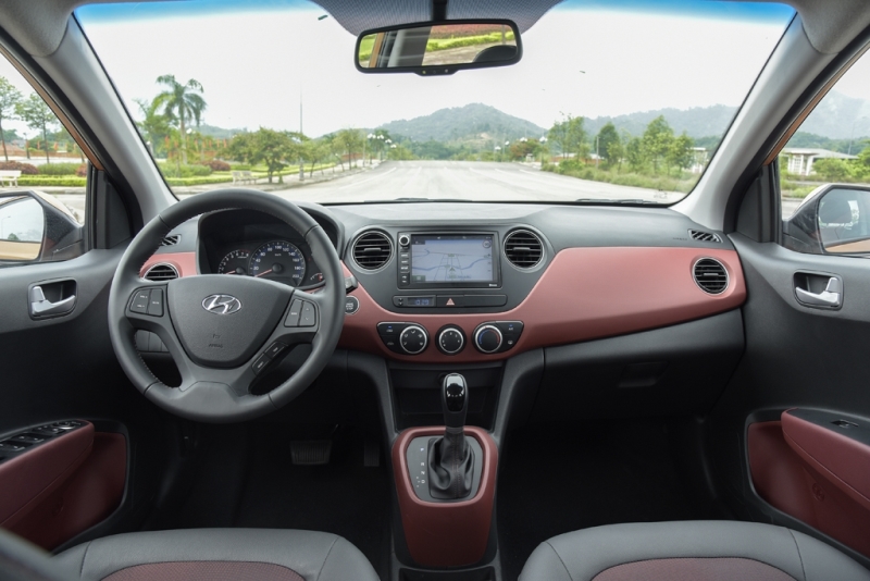 Hyundai Grand i10 1.2 AT 2018 - Bán xe Hyundai Grand i10 đời 2018, màu trắng, nhập khẩu nguyên chiếc, giá tốt