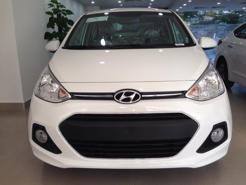 Hyundai Grand i10 1.2 AT 2018 - Bán xe Hyundai Grand i10 đời 2018, màu trắng, nhập khẩu nguyên chiếc, giá tốt