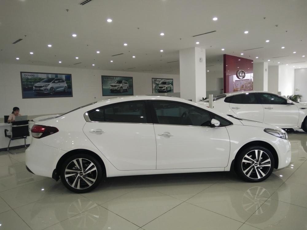 Kia Cerato 1.6 AT 2018 - Siêu ưu đãi - Kia Cerato 1.6 AT giá chỉ còn 589 triệu. Hotline: Tâm 0938.805.635