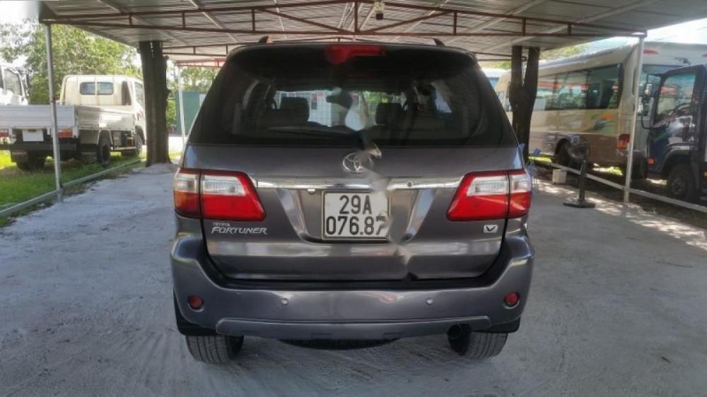 Toyota Fortuner 4x4 AT 2011 - Cần bán xe Toyota Fortuner 4x4 AT sản xuất 2011, giá 565tr