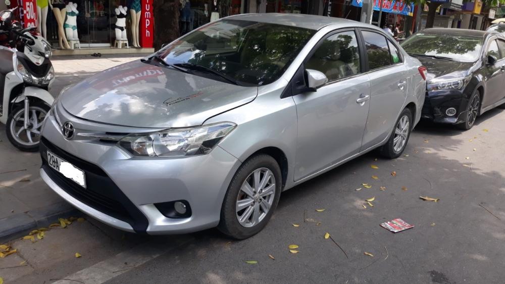 Toyota Vios E 2015 - Chính chủ cần bán Toyota Vios E, màu bạc