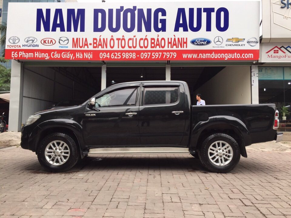 Toyota Hilux 2.5E  2013 - Cần bán xe Toyota Hilux 2.5E đời 2014, màu đen, 495 triệu, nhập khẩu nguyên chiếc