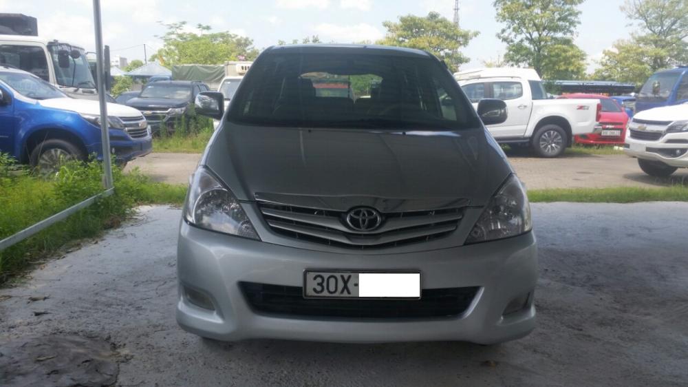 Toyota Innova  G 2010 - Cần bán Toyota Innova G sản xuất năm 2010, màu bạc, giá bán 426tr