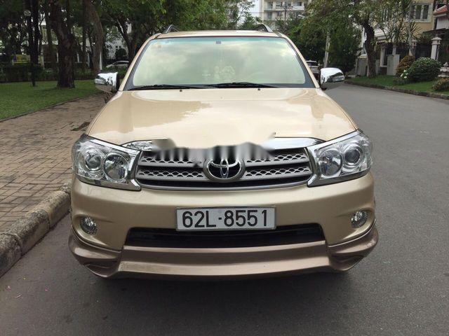 Toyota Fortuner V 2009 - Bán Toyota Fortuner V sản xuất 2009, màu vàng cát