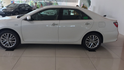 Toyota Camry 2.5Q 2018 - Bán ô tô Toyota Camry 2.5Q năm 2018, màu trắng