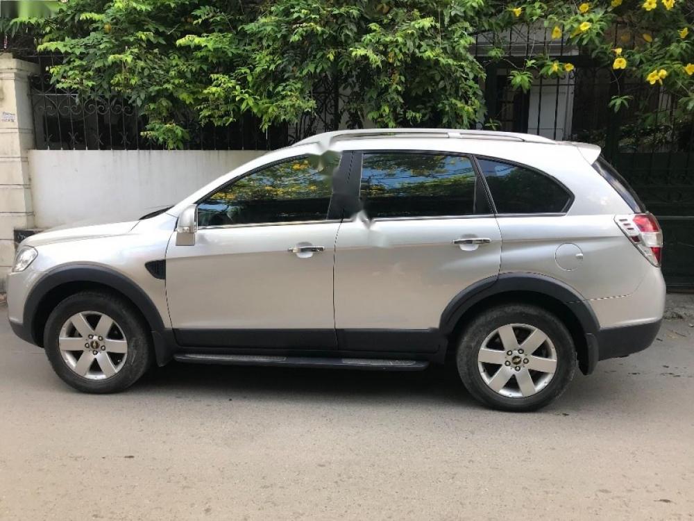 Chevrolet Captiva LTZ 2,4 2009 - Cần bán gấp Chevrolet Captiva LTZ 2,4 sản xuất năm 2009, màu bạc, nhập khẩu xe gia đình